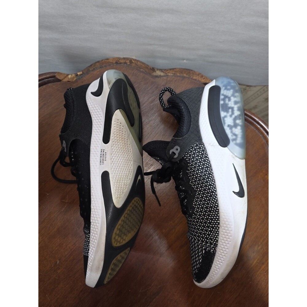 Nike Joyride Run Flyknit Womens 9.5 Oreo Black White Running Shoes AQ2731-001